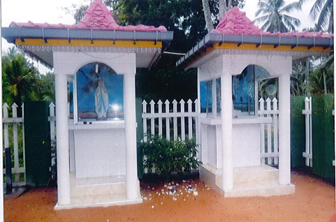 සී/ස අකරවත්ත ජනෝදාන සංවර්ධන සමූපකාර සමිතියේ සියළු ආගමිකයින්ට සමසේ සැලකීමේ පූර්වාදර්ශනය ලබා දෙමින් බෞද්ධාගමිකයින් හා කතෝලික ආගමිකයින් වෙනුවෙන් දෙවිමැදුරක් සහ බුදු මැදුරක් ස්ථාපනය කර තිබීම