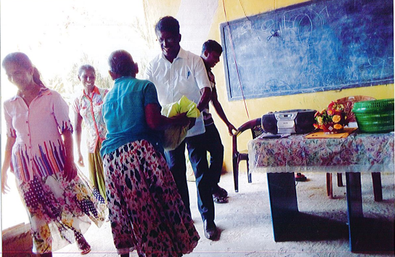 සී/ස අකරවත්ත ජනෝදාන සංවර්ධන සමූපකාර සමිතියේ සාමාජිකයන් උදෙසා බිත්තර වී ලබා දීම